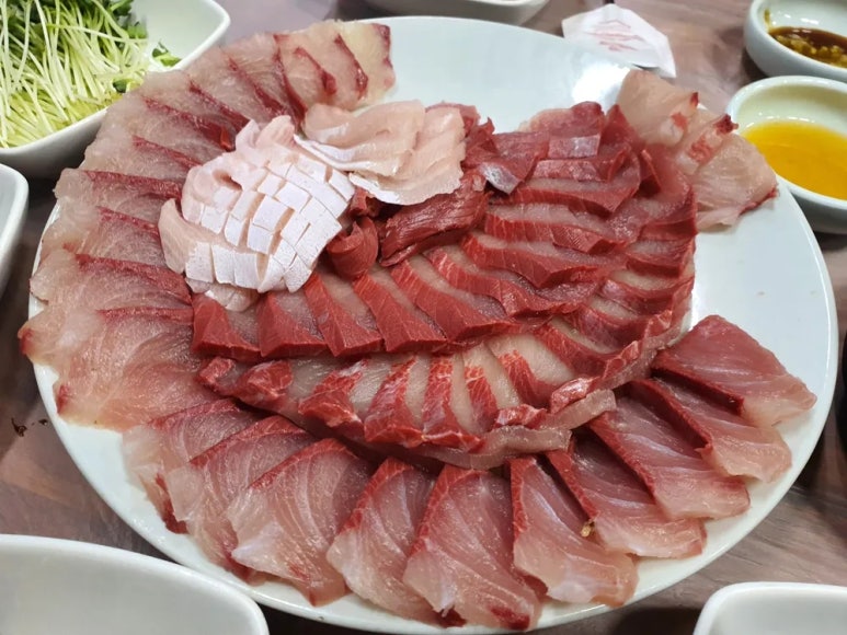 겨울 제철! 대방어회 가격과 10kg 시세 총정리 + 맛있게 먹는 소스 레시피까지!-두번째
